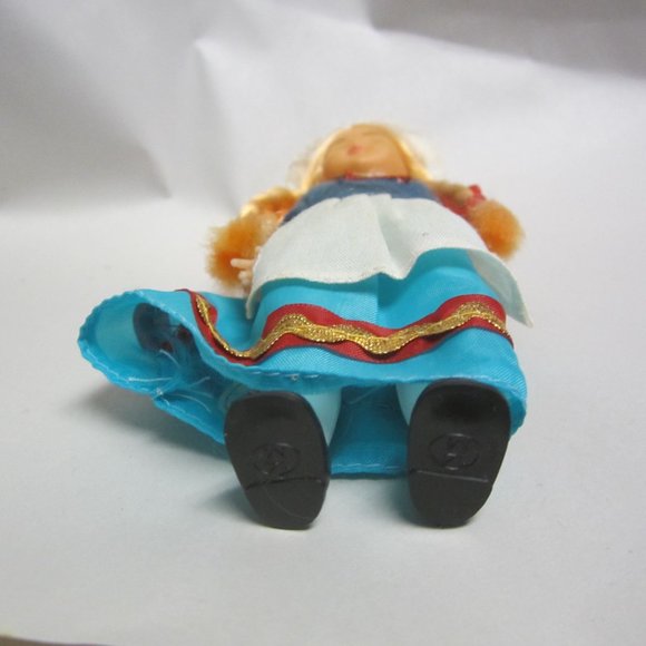 VTG SOUVENIR DUTCH DOLL, SLEEPY EYES, DRESSED IN NATIVE GARB - Picture 6 of 7